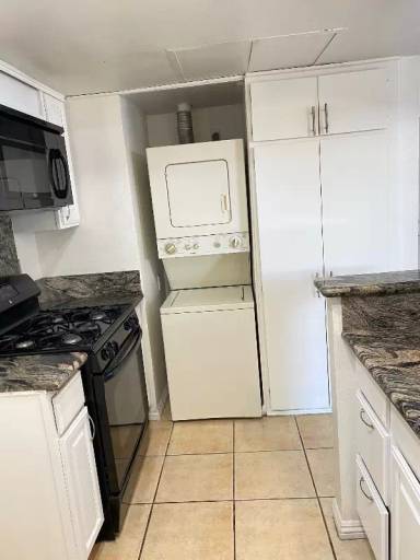 Main picture of 8463 De Soto Ave