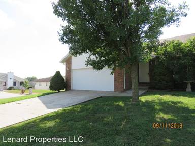 Main picture of 702 W Foxx Dr