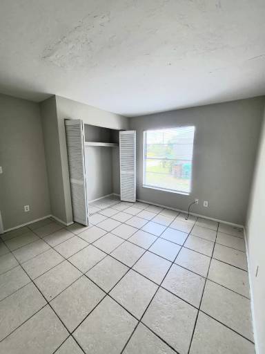 Main picture of 406 Northeast 24th Place - 4
