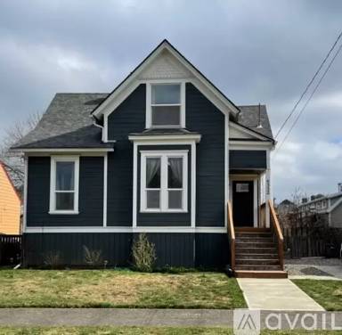 Main picture of 6332 N Wilbur Ave