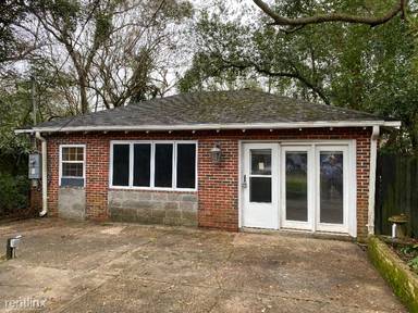 Main picture of 453 Dexter Ave