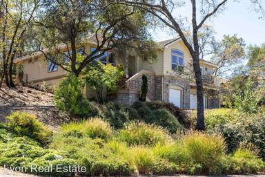 Main picture of 1730 Ridgeview Cir