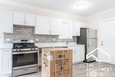 Main picture of 2131 W Giddings St