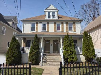 Main picture of 130 Park Ave