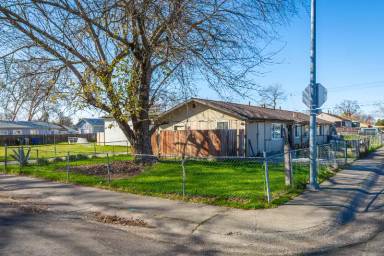 Main picture of 3741 Jasmine St