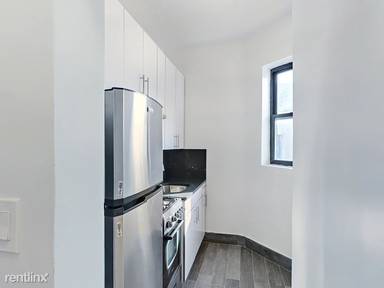 Main picture of 77 E 3rd St