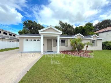 Main picture of 1221 Poinsettia Ave