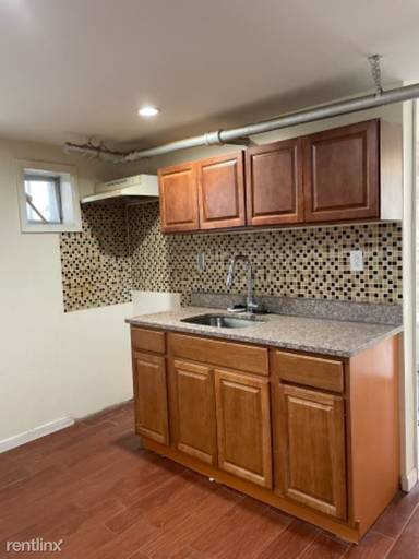 Main picture of 822 E 46th St
