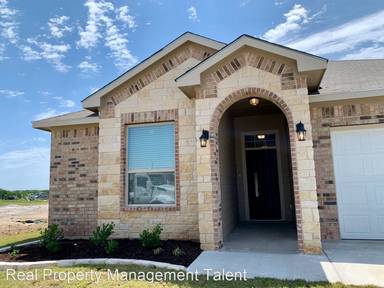 Main picture of 1405 Lakeway Crossing Dr