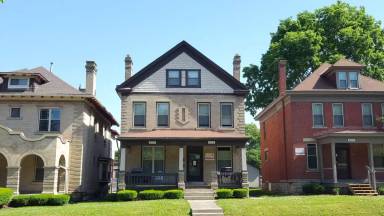 Main picture of 398 King Ave