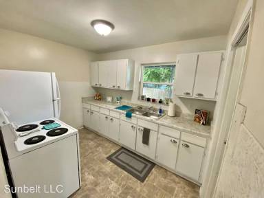 Main picture of 2481 Austin Ave