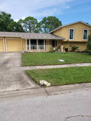 Main picture of 8336 Fountain Ave
