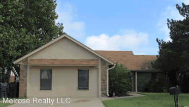 Main picture of 7917 NW 83rd St