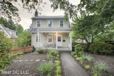Main picture of 3232 Military Rd NW