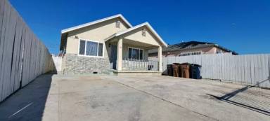 Main picture of 1315 W 101st St