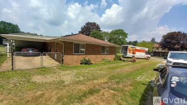 Main picture of 373 Oak Manor Ave NE
