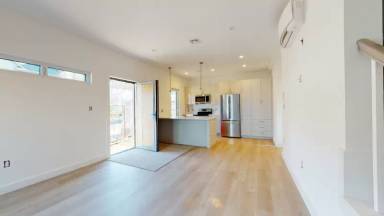 Main picture of 2837 Washington St