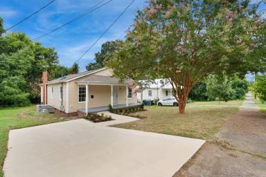 Main picture of 1236 Berkeley St