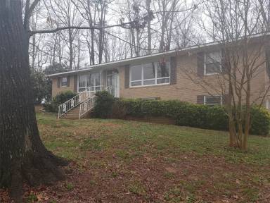 Main picture of 713 Fowler Rd