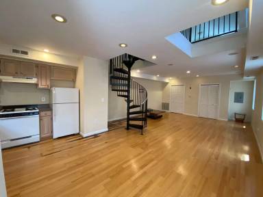 Main picture of 69 Clark St