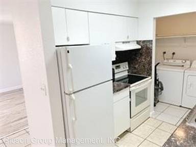 Main picture of 931 SW 16th Pl