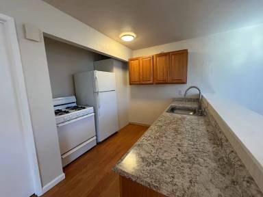 Main picture of 75 E 2nd St