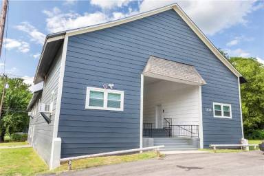 Main picture of 231 W Hull St