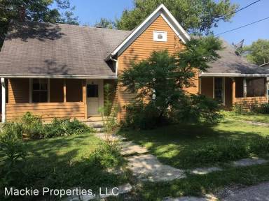 Main picture of 639 N Maple St