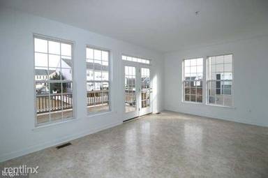 Main picture of 17806 Farragut Way