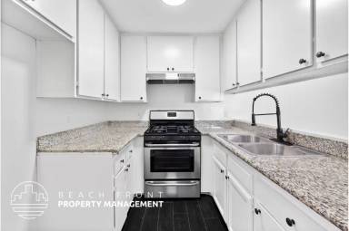 Main picture of 2216 W Court St