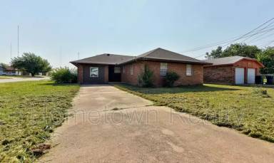 Main picture of 8616 N Harvey Ave