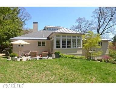 Main picture of 10 Gray Cliff Rd