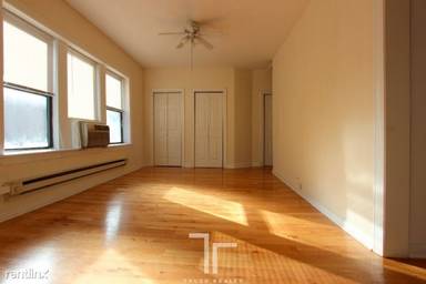 Main picture of 3720 1/2 N Pine Grove Ave