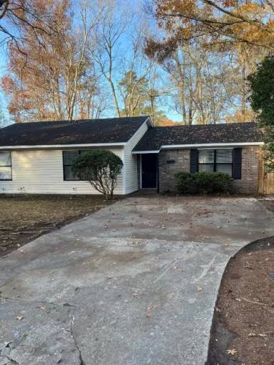 Main picture of 105 Drake ct - A