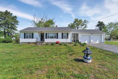Main picture of 3088 Forrest Ave