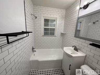 Main picture of 4506 N Harvey Pkwy