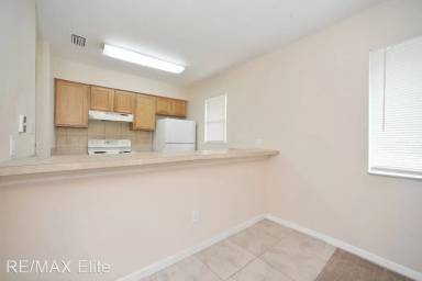 Main picture of 2408 Fox Hollow Dr