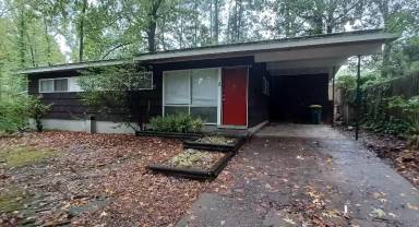 Main picture of 2 Hanover Dr