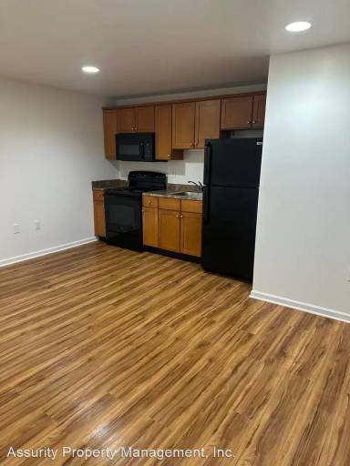 Main picture of 36 W Market St