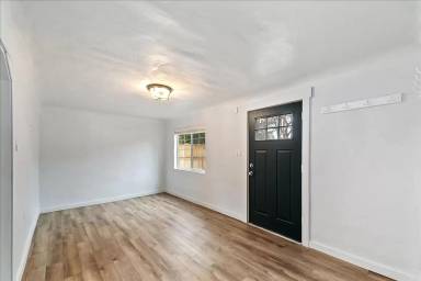 Main picture of 2119 W Dora Ln