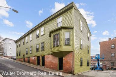 Main picture of 17 S Court St