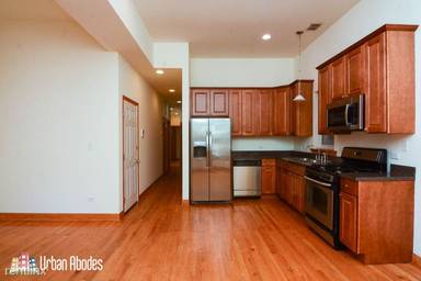 Main picture of 2502 N Southport Ave