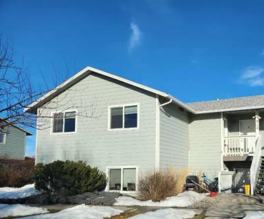 Main picture of 912 Jeanette Pl