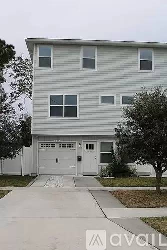 Main picture of 845 3rd Ave S