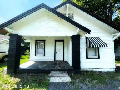 Main picture of 118 1/2 E 22nd St