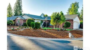 Main picture of 300 Oak Canyon Way