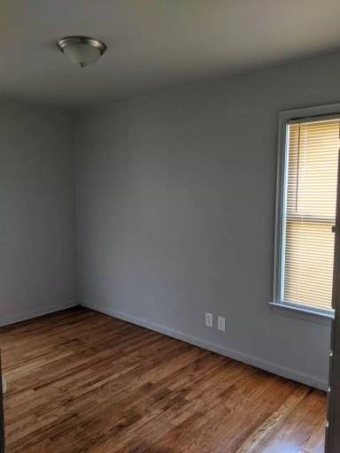 Main picture of 5045 Farmbrook St