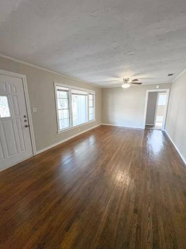 Main picture of 101 E Pirate St