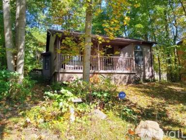 Main picture of 72 Goose Hollow Rd