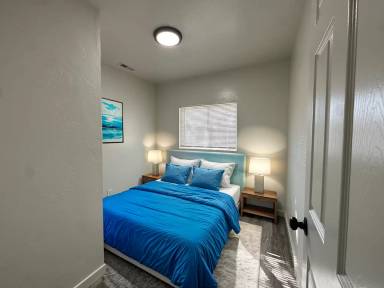 Main picture of 2515 S Parkcrest Dr